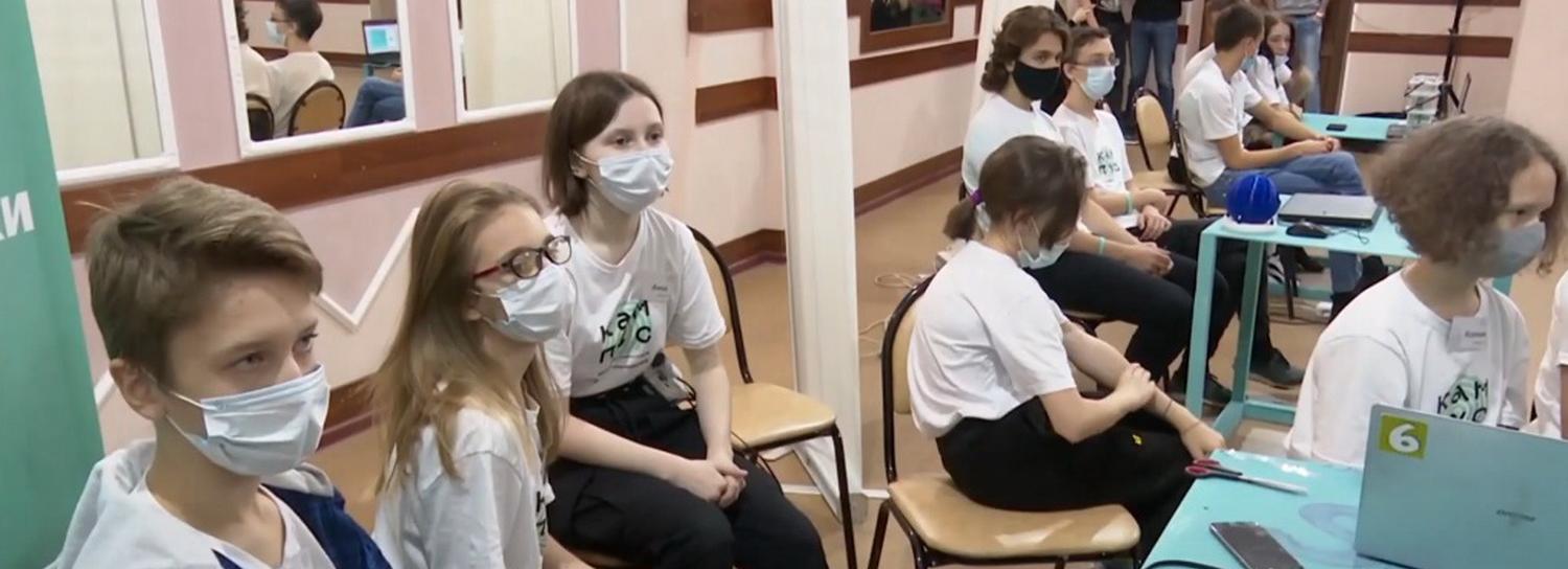 Браслет-поводырь для слепых придумали новосибирские школьники