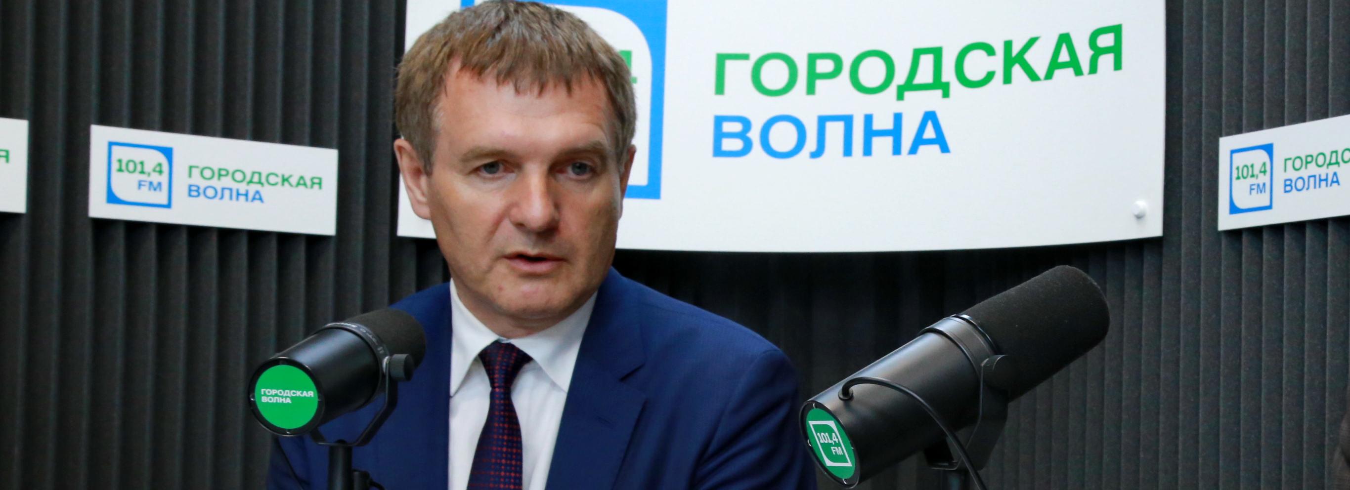 Владельцев самокатов попросят заплатить за ночную парковку на улицах