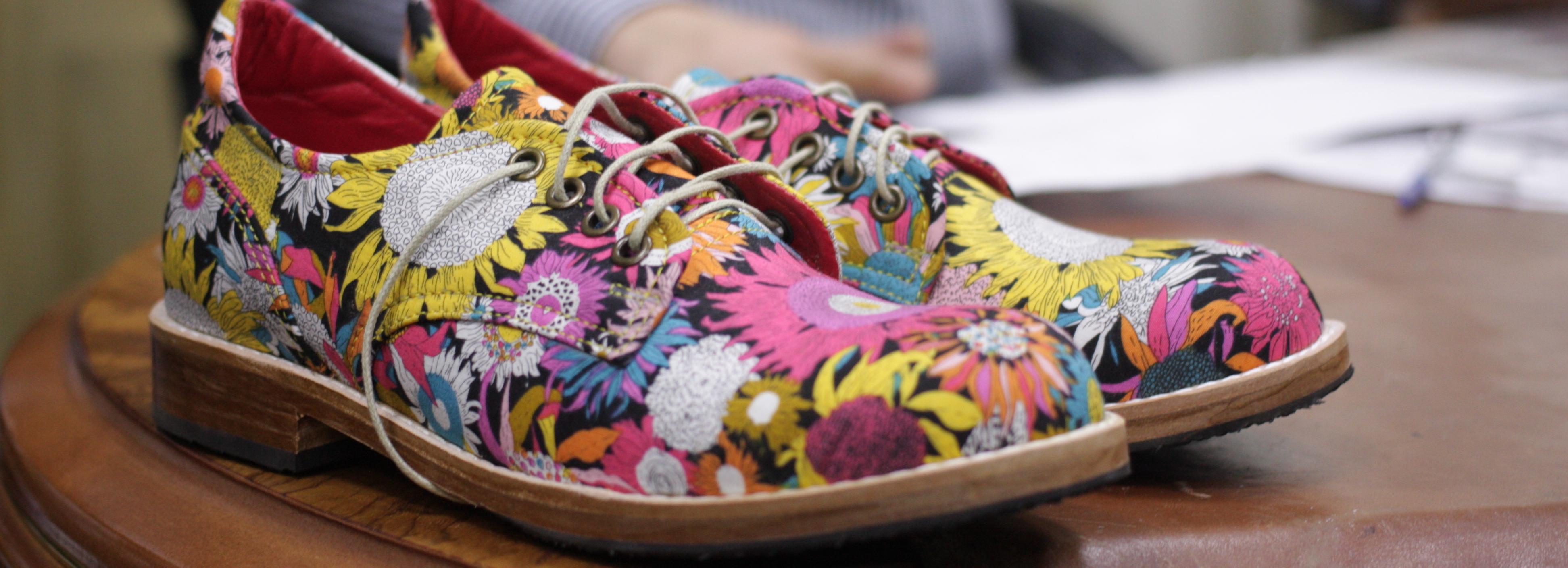 Как в Новосибирске шьют обувь для великанов и дюймовочек: фоторепортаж