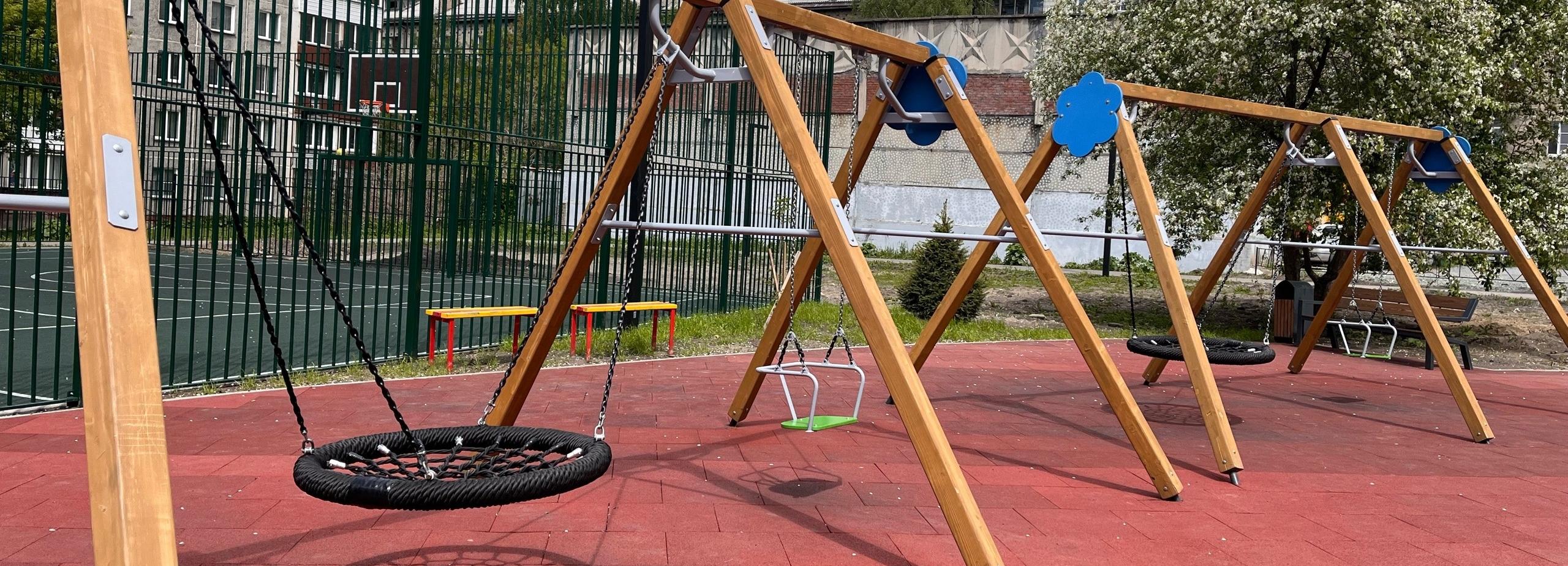 Шесть дворов и 19 проездов отремонтируют летом в Дзержинском районе