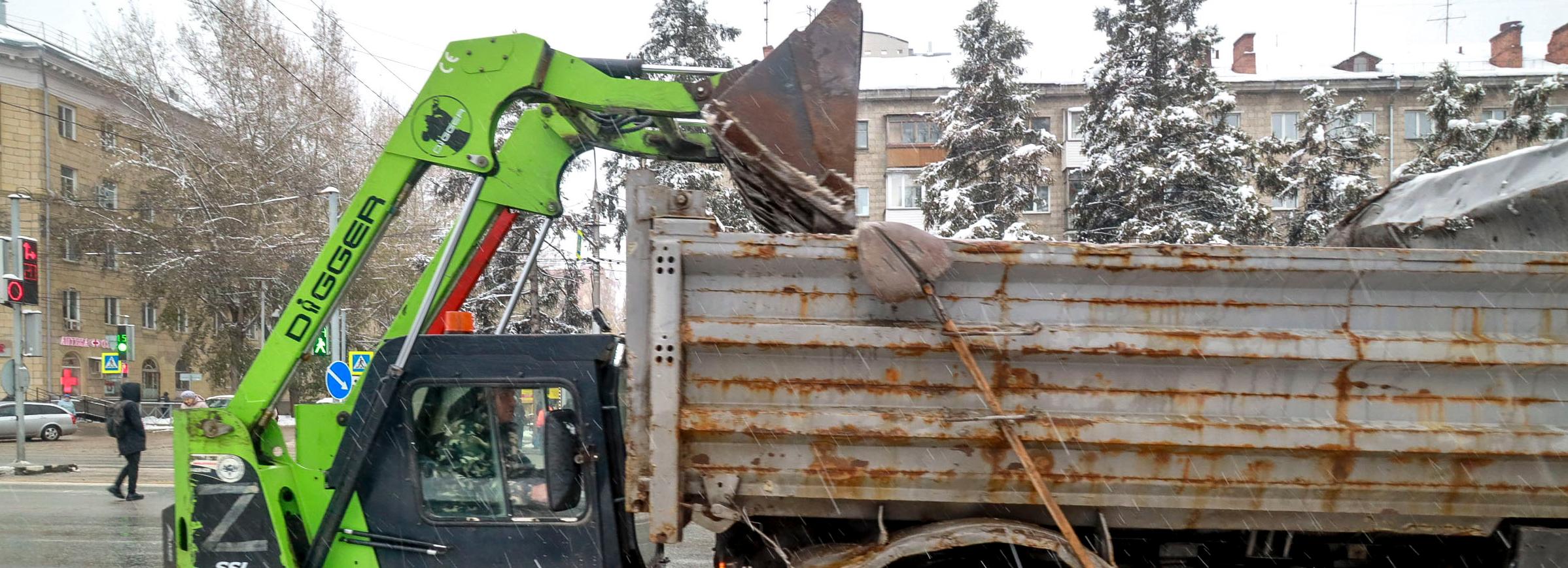 Больше 600 машин чистили Новосибирск от снега в минувшие сутки