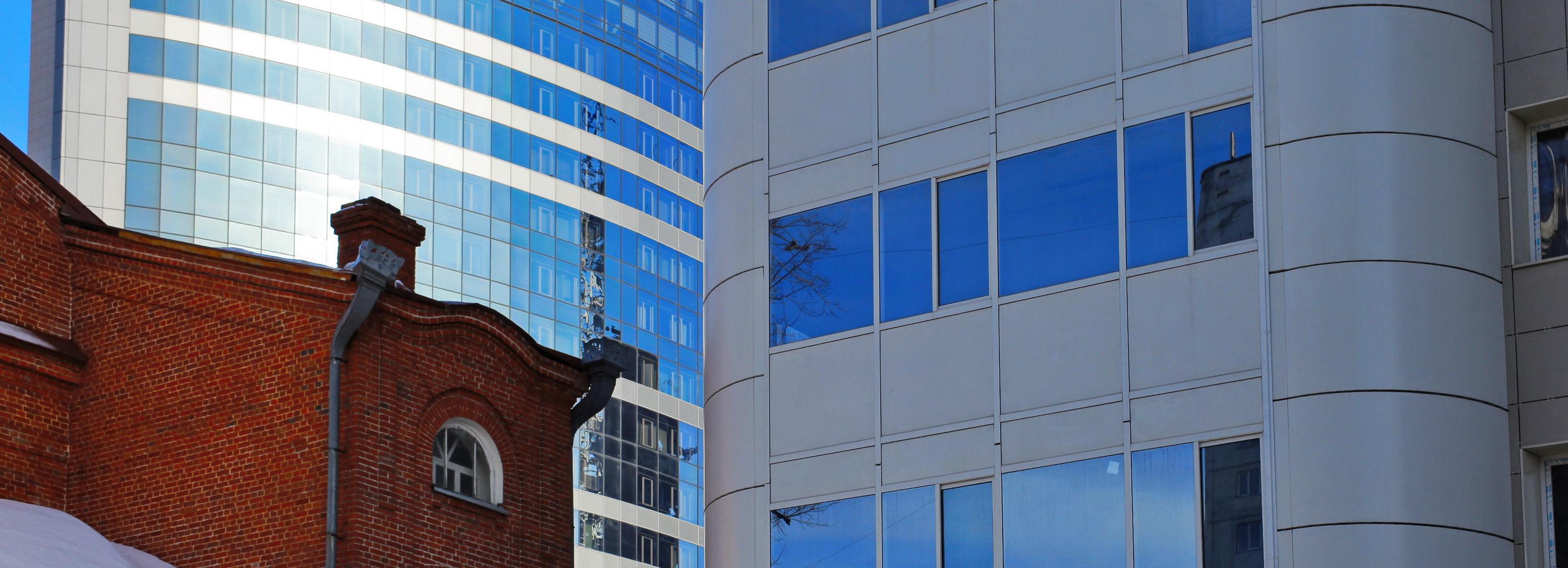 Как спасти птиц от столкновения с зеркальными фасадами: ответ архитекторов