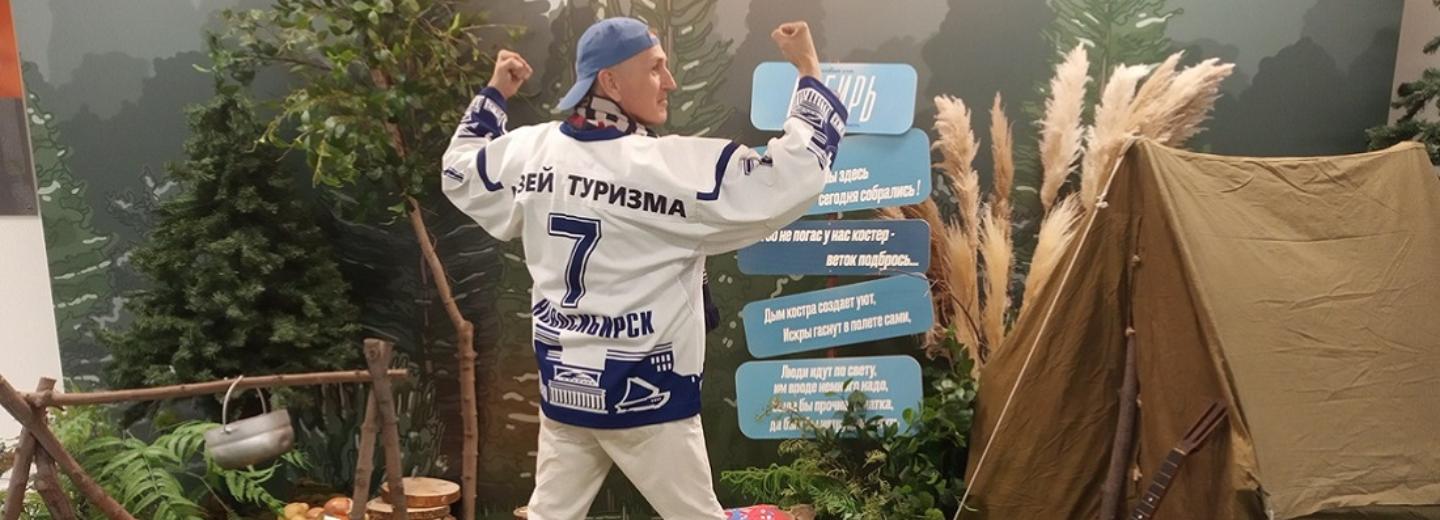 Новосибирец собрал тысячу экспонатов про туризм и открыл музей