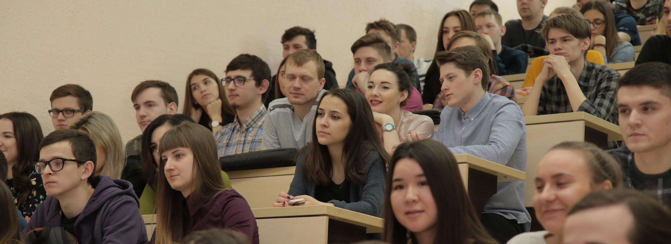 Число бюджетных мест в новосибирских вузах превысило 15 тысяч