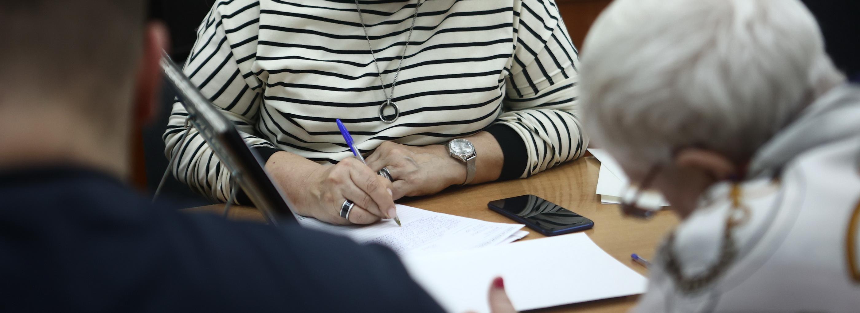 «На уровне пятого класса»: новосибирцы ответили на вопросы экодиктанта