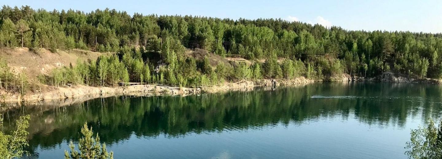 Скалы, озёра и водопады: топ мест для отдыха под Новосибирском