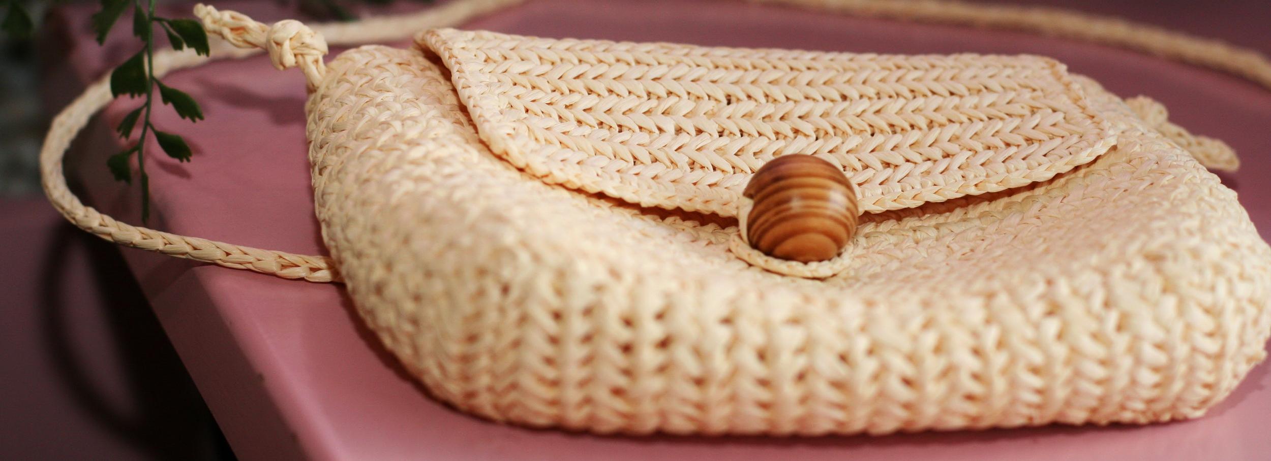 С любовью к экологии: сибирячка вяжет милые сумки и коврики из джута