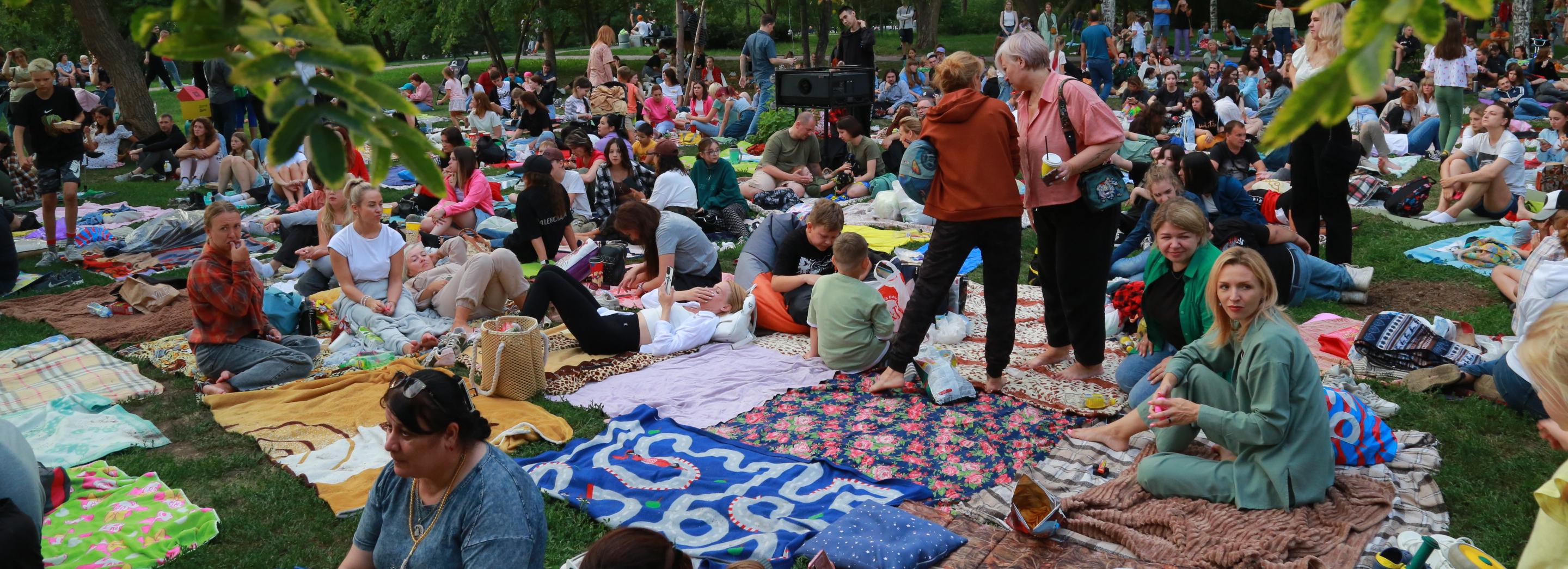 Фонарики выбрали лучшую короткометражку на закрытии «Кино на траве»