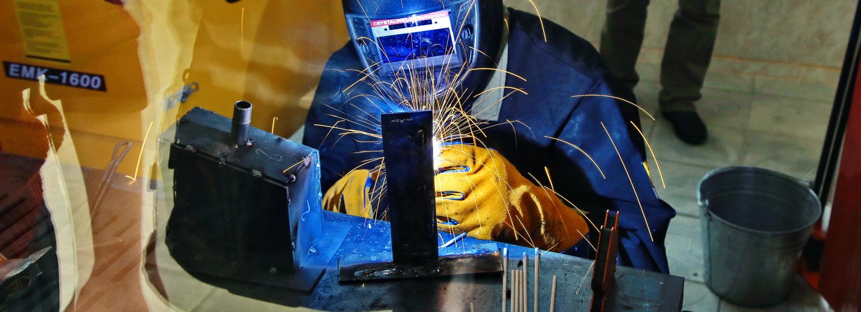 Новосибирские заводы показали свои производства на расстоянии