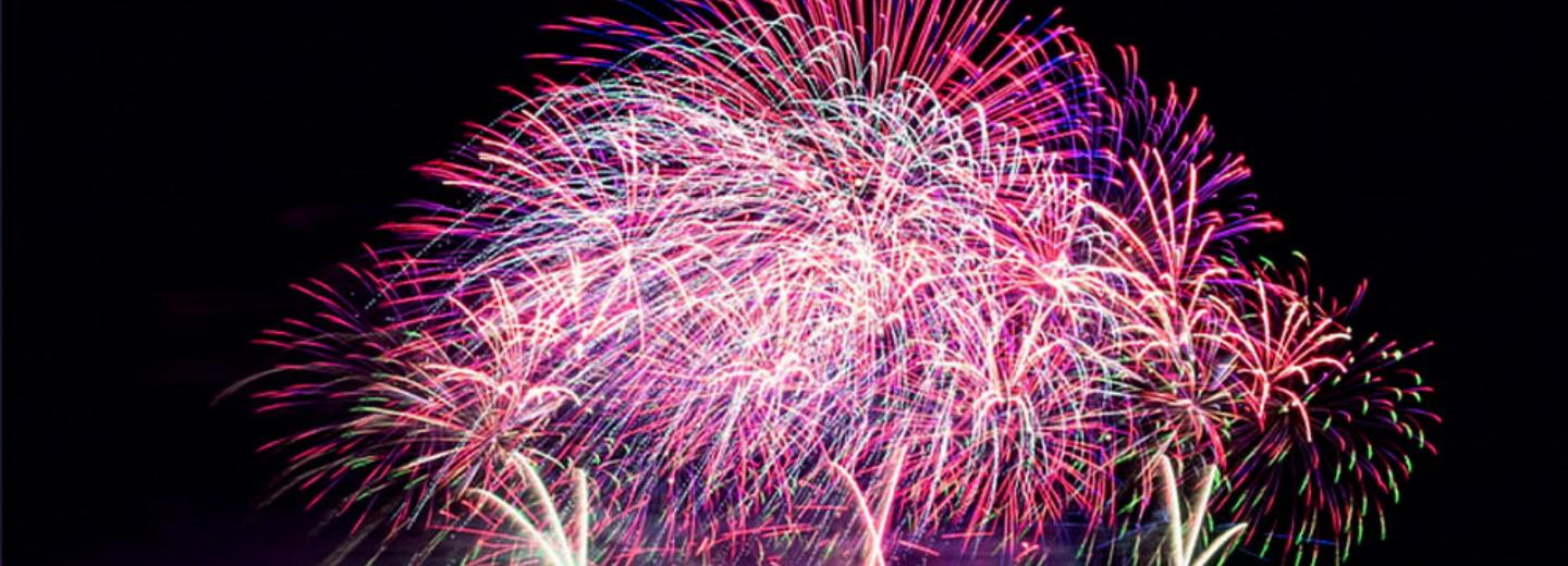 Алтайские горы и оперный: салют из Новосибирска стал лучшим в России