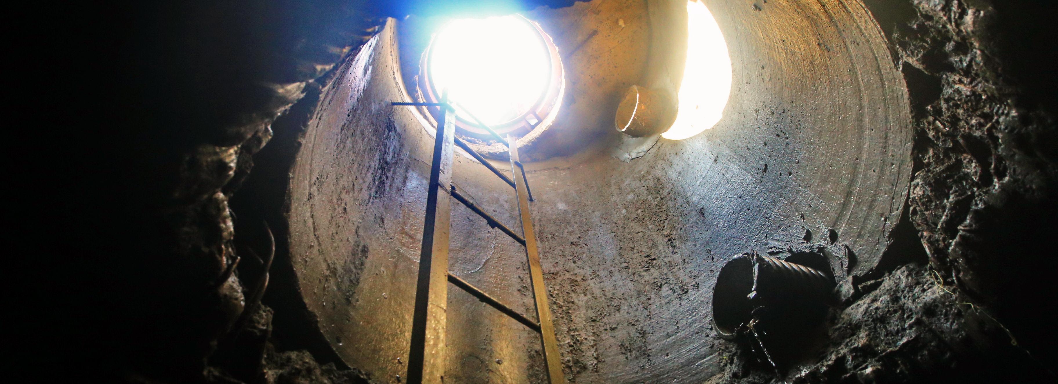 Слесарь из Ордынки отсудил миллион за отравление газами канализации