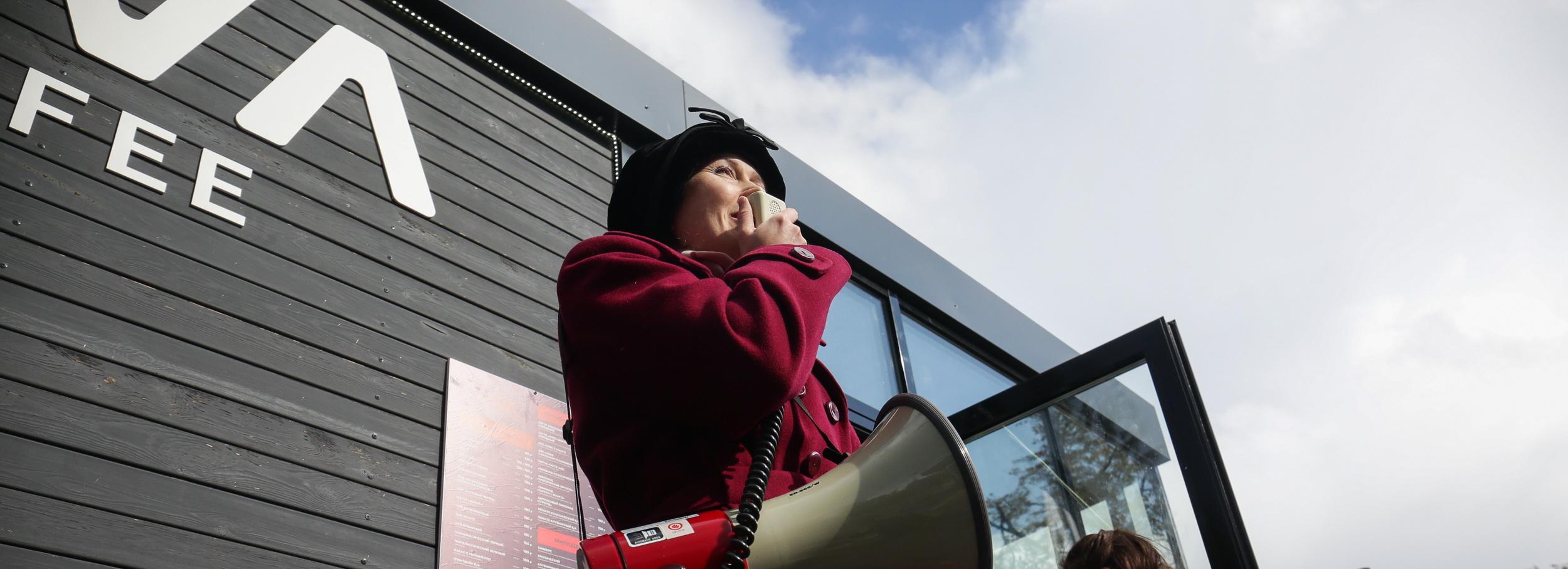 Афиша выходных: красота из СССР, индийское кино и лежачий концерт