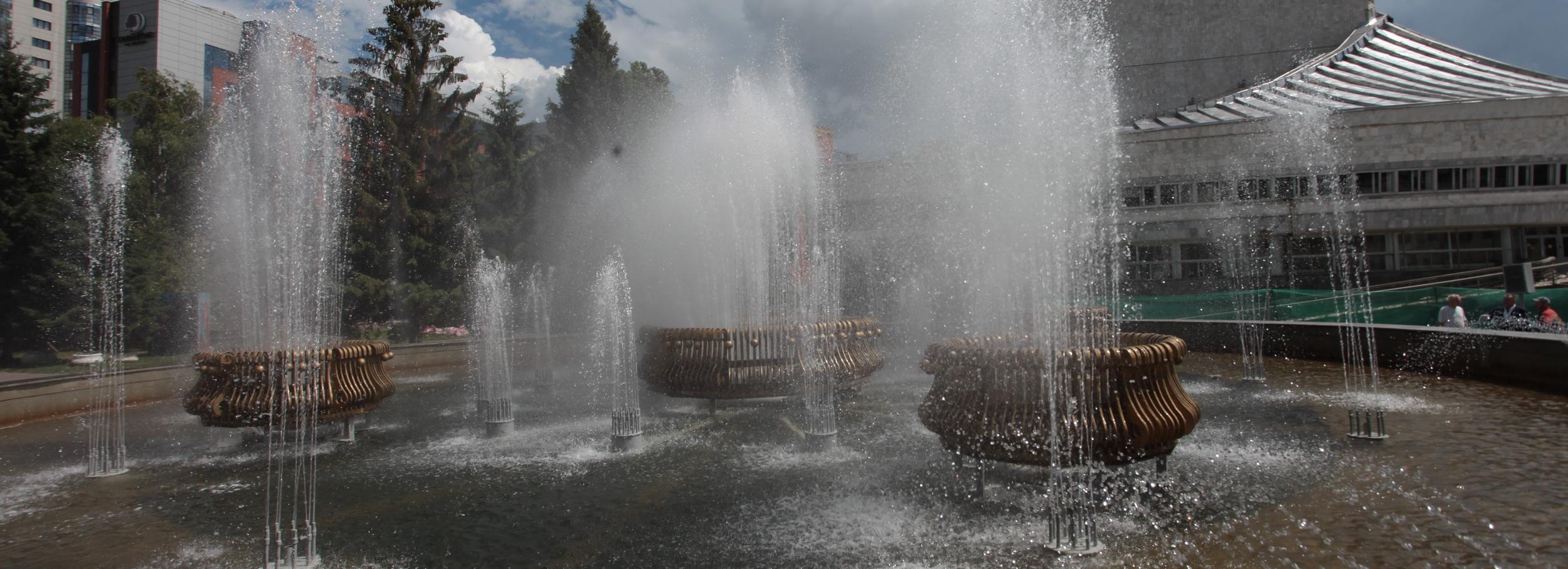 Строительные бульдозеры случайно сломали фонтан у театра «Глобус»