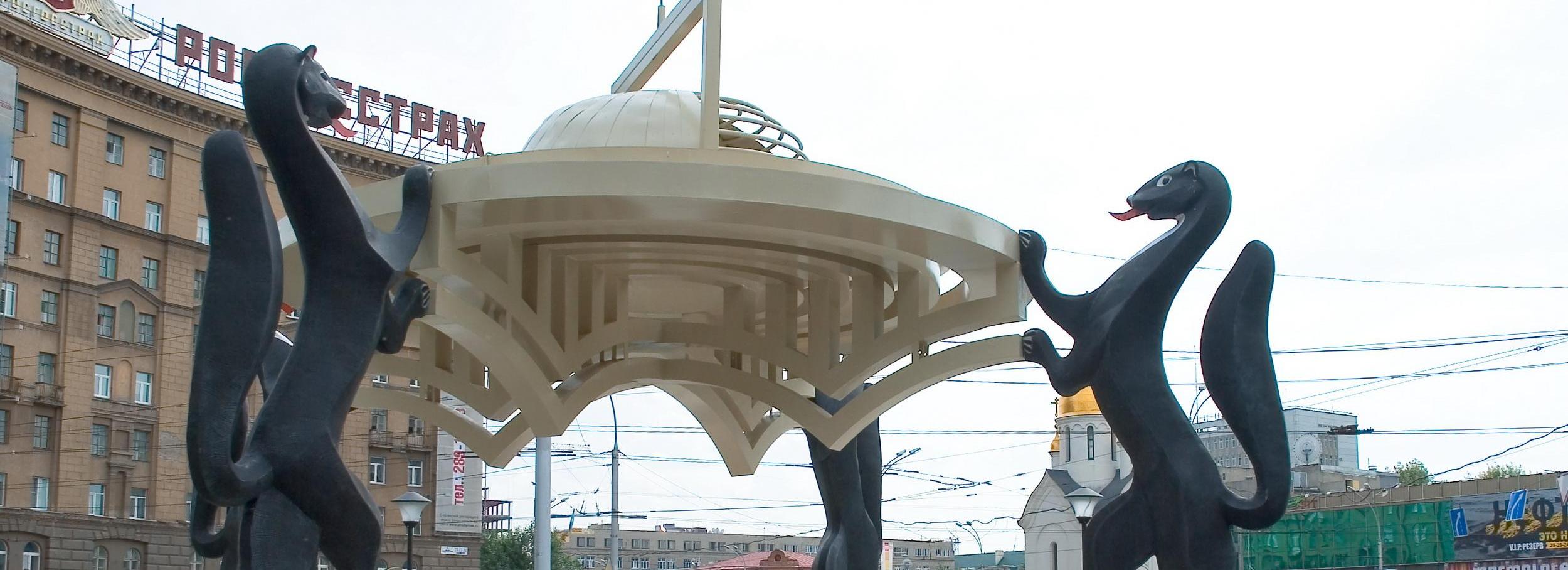 Сибирячка усомнилась в духовной ценности памятников в центре Новосибирска