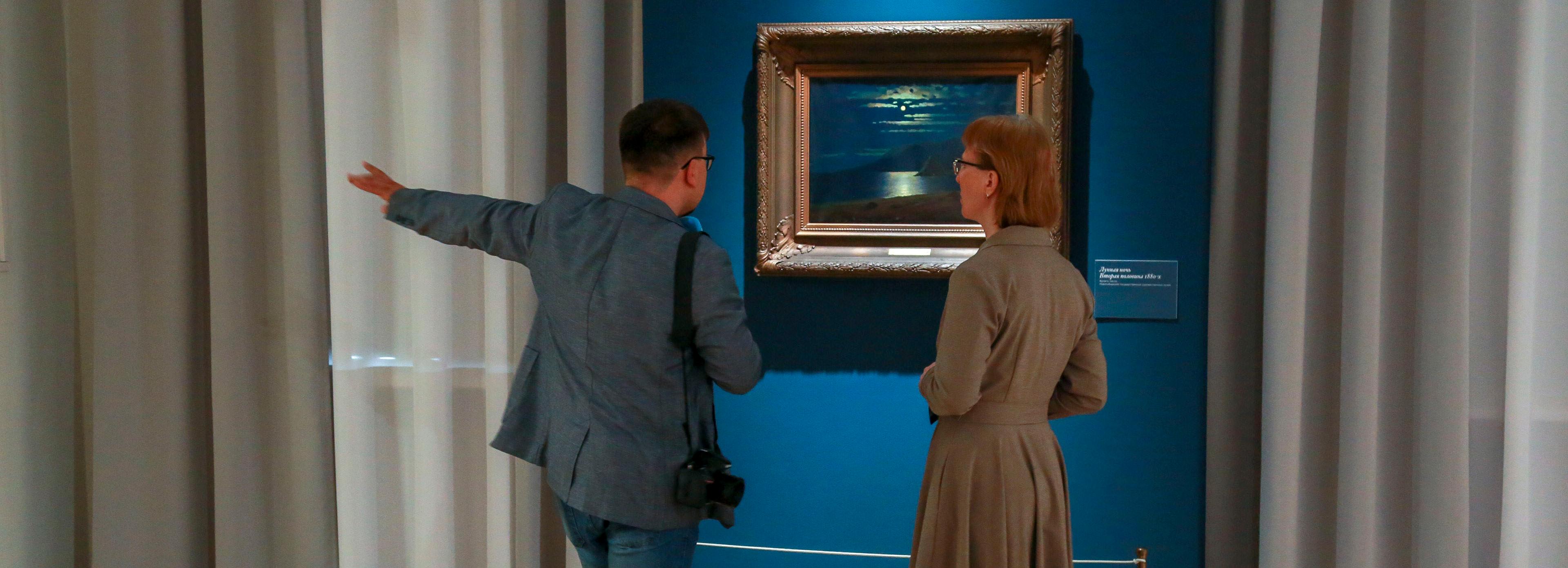 Картины Куинджи из Русского музея покажут новосибирцам при софитах