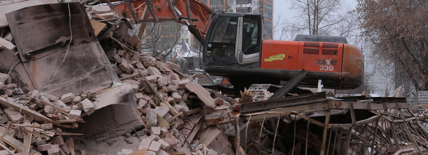 В Новосибирске ещё 14 старых домов пойдут под снос — смотрим адреса