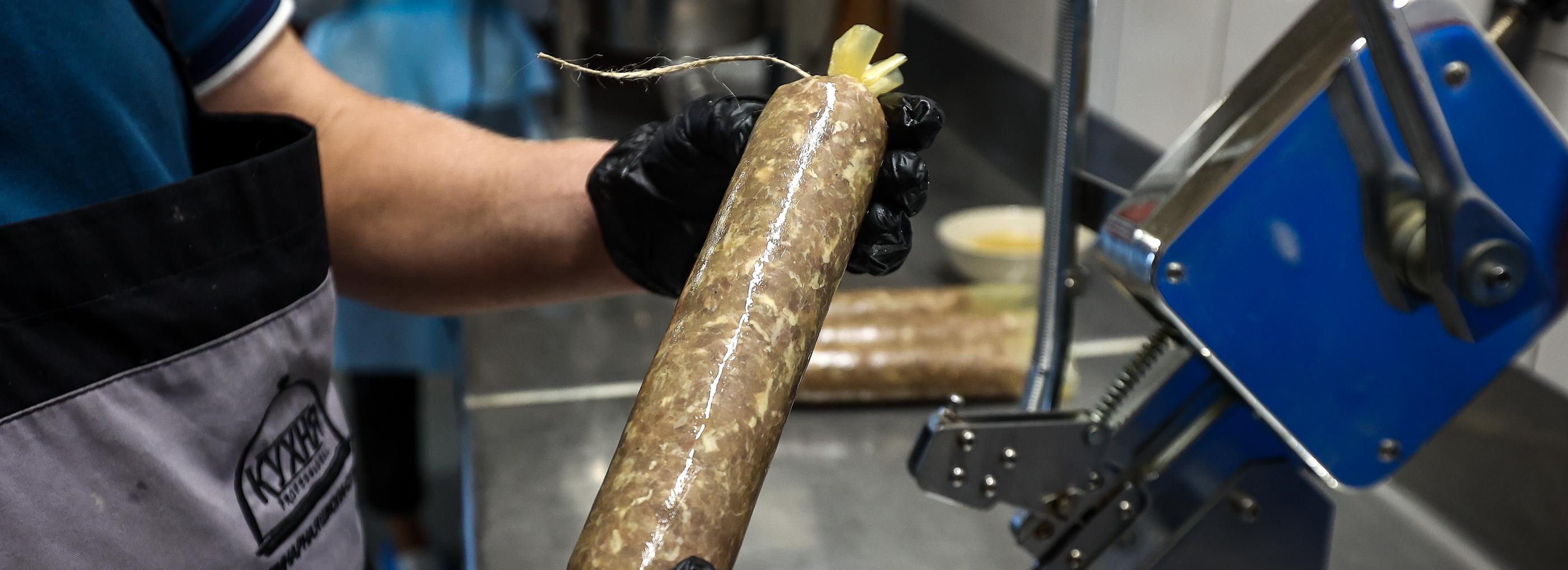 Мини-фабрику колбасы открыли под Новосибирском при поддержке облбюджета