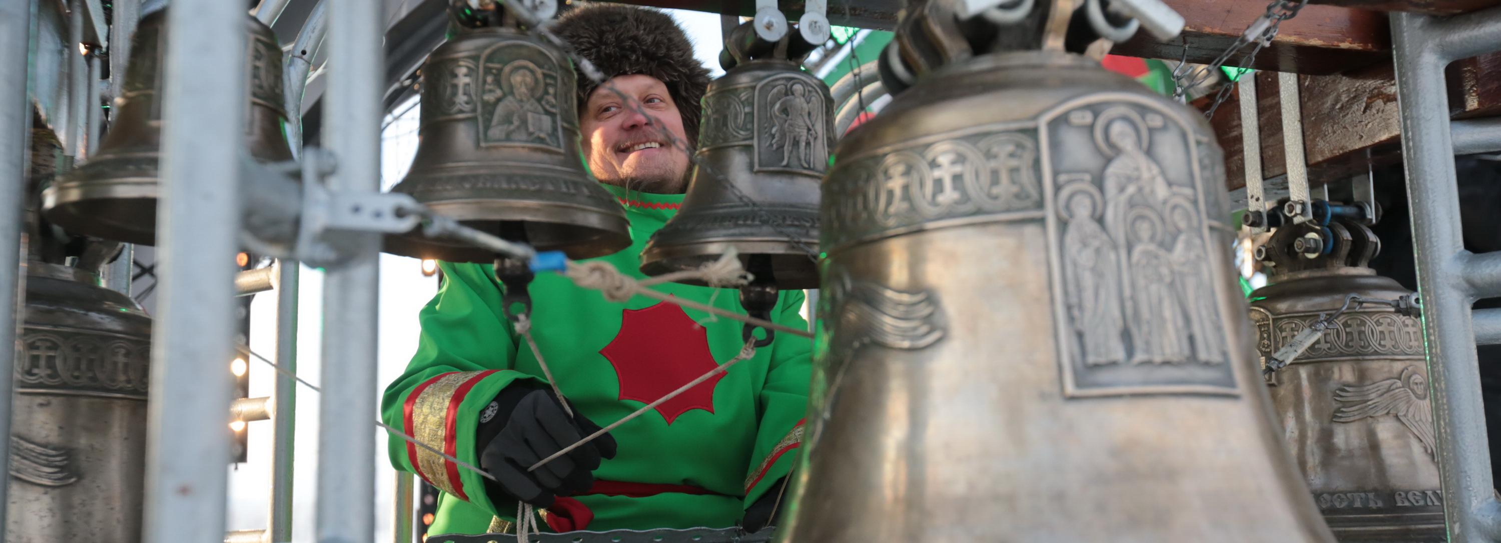 Колокольный звон прозвучал над Михайловской набережной в Рождество