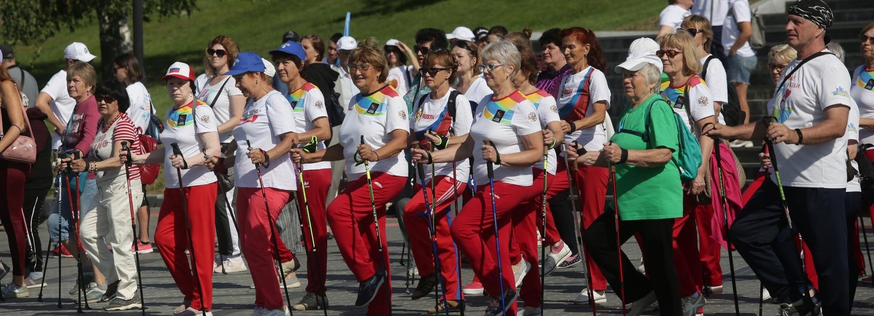 От барджелло до северной ходьбы: пенсионеры полюбили клубы по интересам