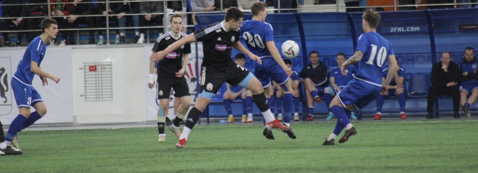 Шоу-матч ФК «Новосибирск» с блогерами собрал полные трибуны