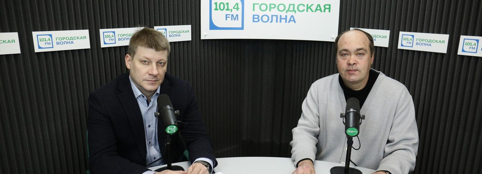 Однажды в Новосибирске: легенда №17, конюшня с лепниной и Седьмая симфония