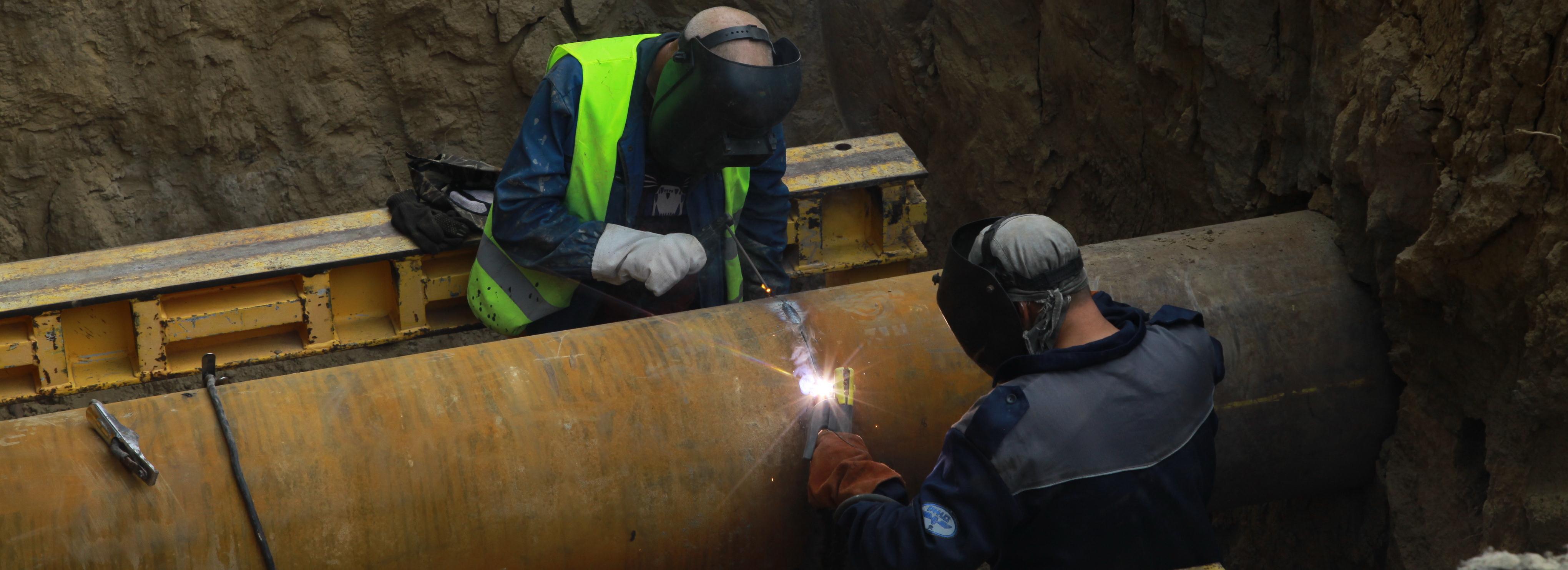 Улицу Широкую сузили на метр для починки водовода