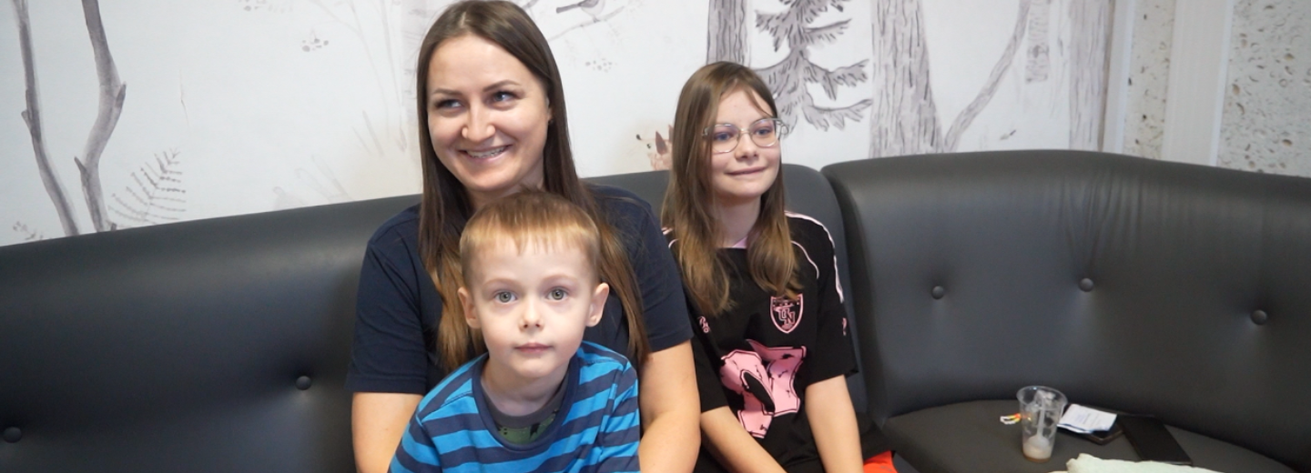 Для детей и мам: семьи проходят 14-дневную реабилитацию в центре «Заря»