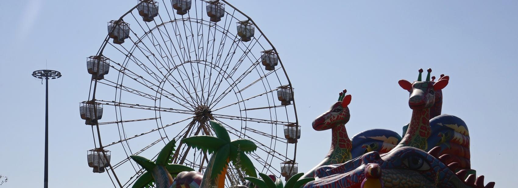 На мобильном колесе обозрения в Новосибирске прокатились 5000 человек