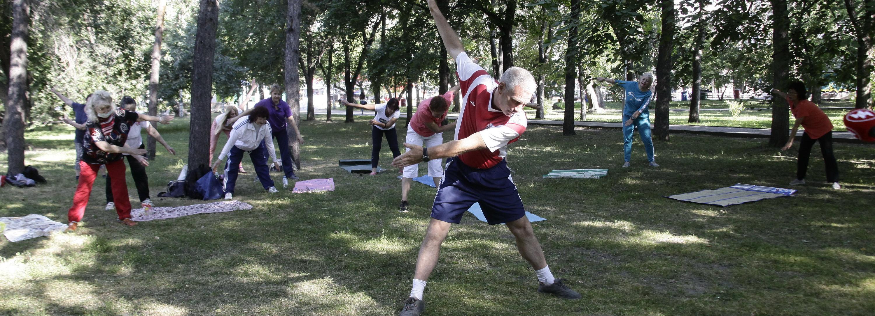 У фонтана становись: горожан зовут на зарядку в Первомайском сквере