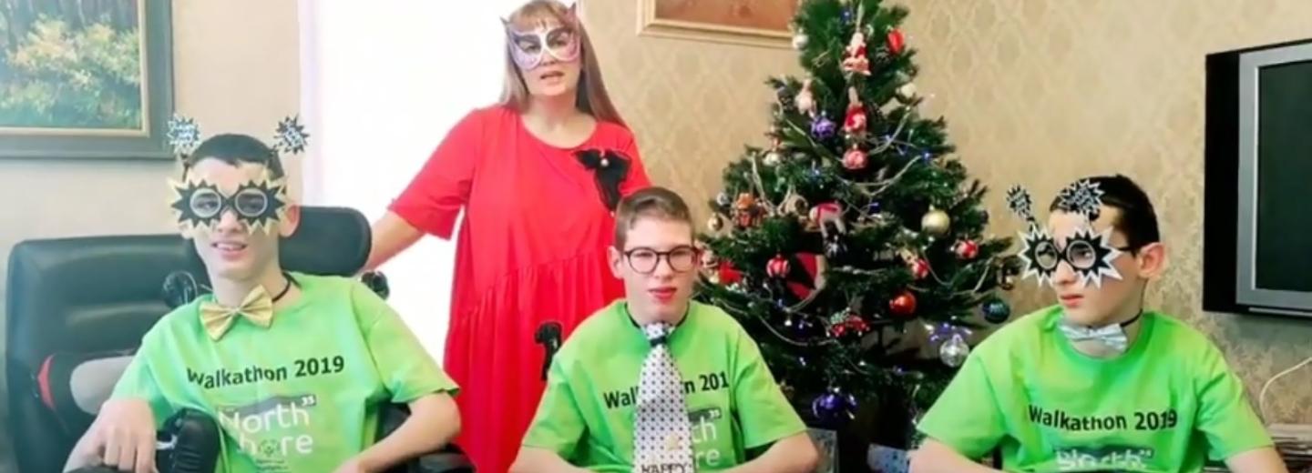 Мама тройняшек и парикмахер из Новосибирска вошли в книгу «100 подвигов»