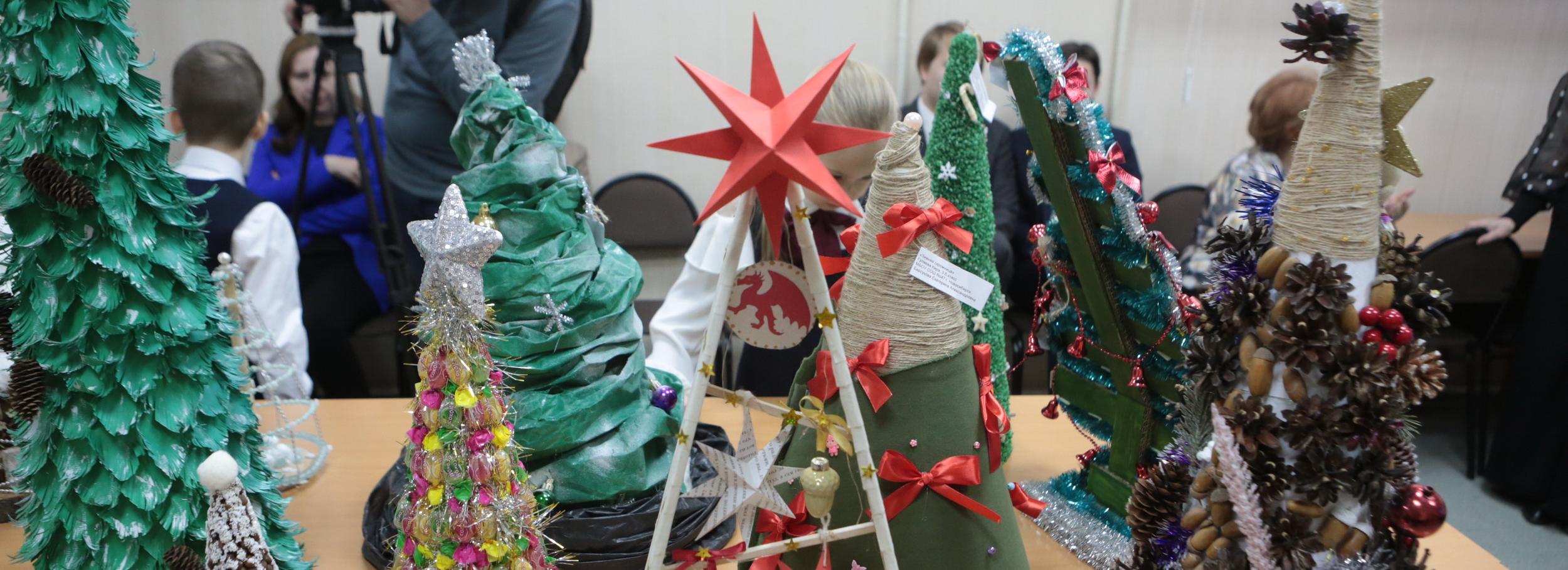 «Техноёлки» передали в зону спецоперации новосибирские школьники