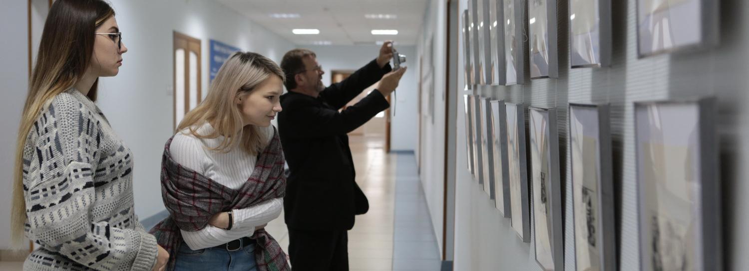 Красный клин русского авангарда покажут в ЦК19