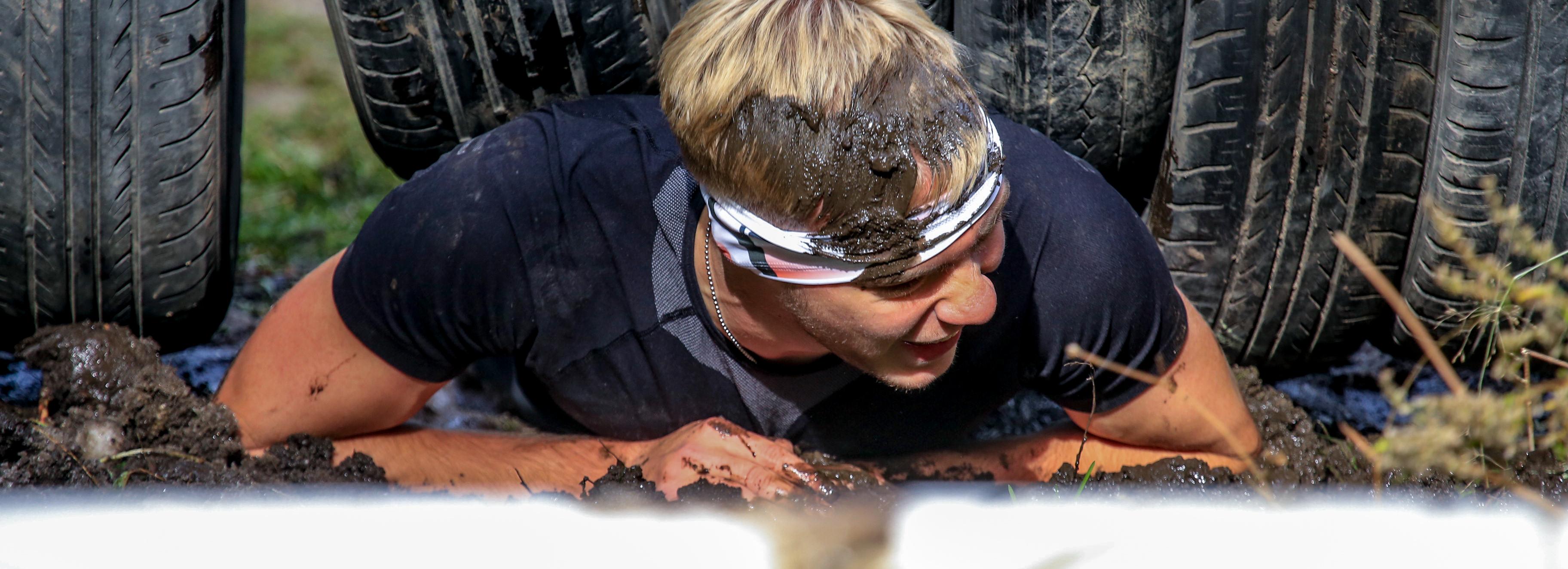 По уши в грязи: как прошла гонка с препятствиями «Сибирский предел»