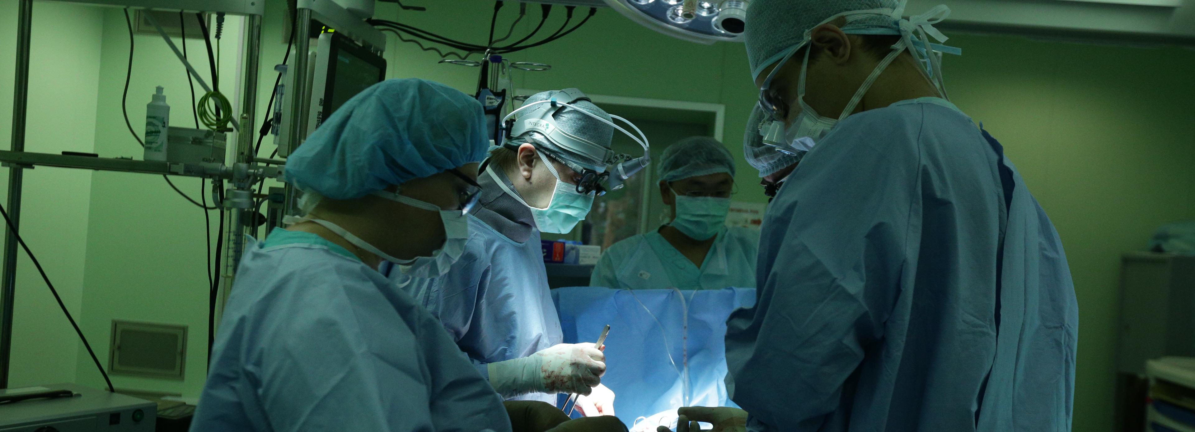 Пенсионера с конкурирующими патологиями спасли в клинике Мешалкина