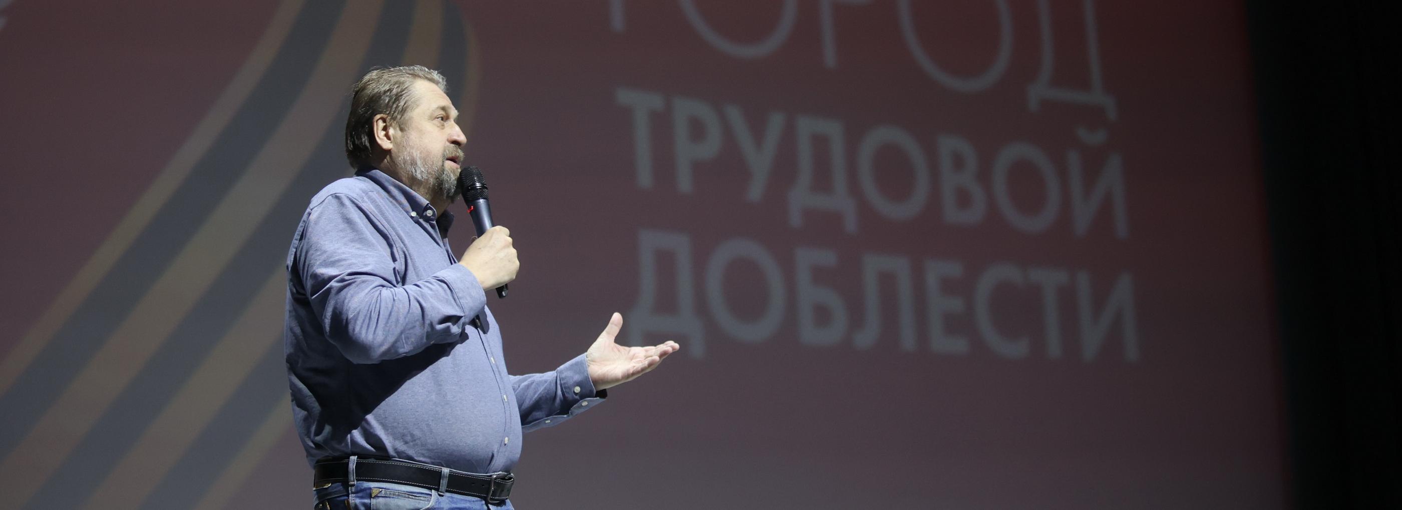 «Круговорот истории»: кино о военном Новосибирске показали в Маяковском