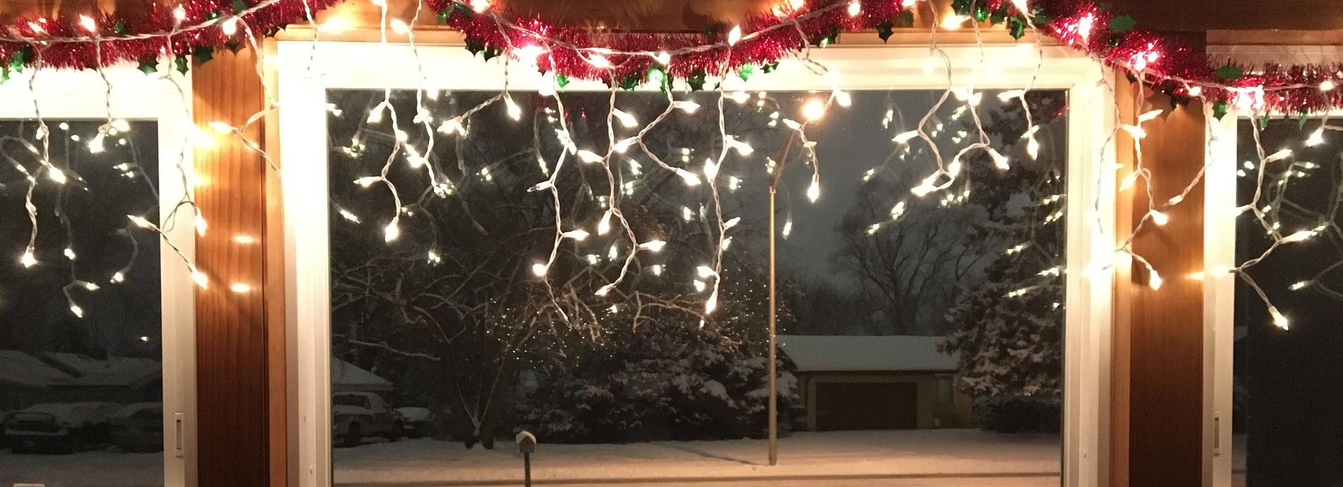 Самые залайканные новогодние окна выберут в Новосибирске