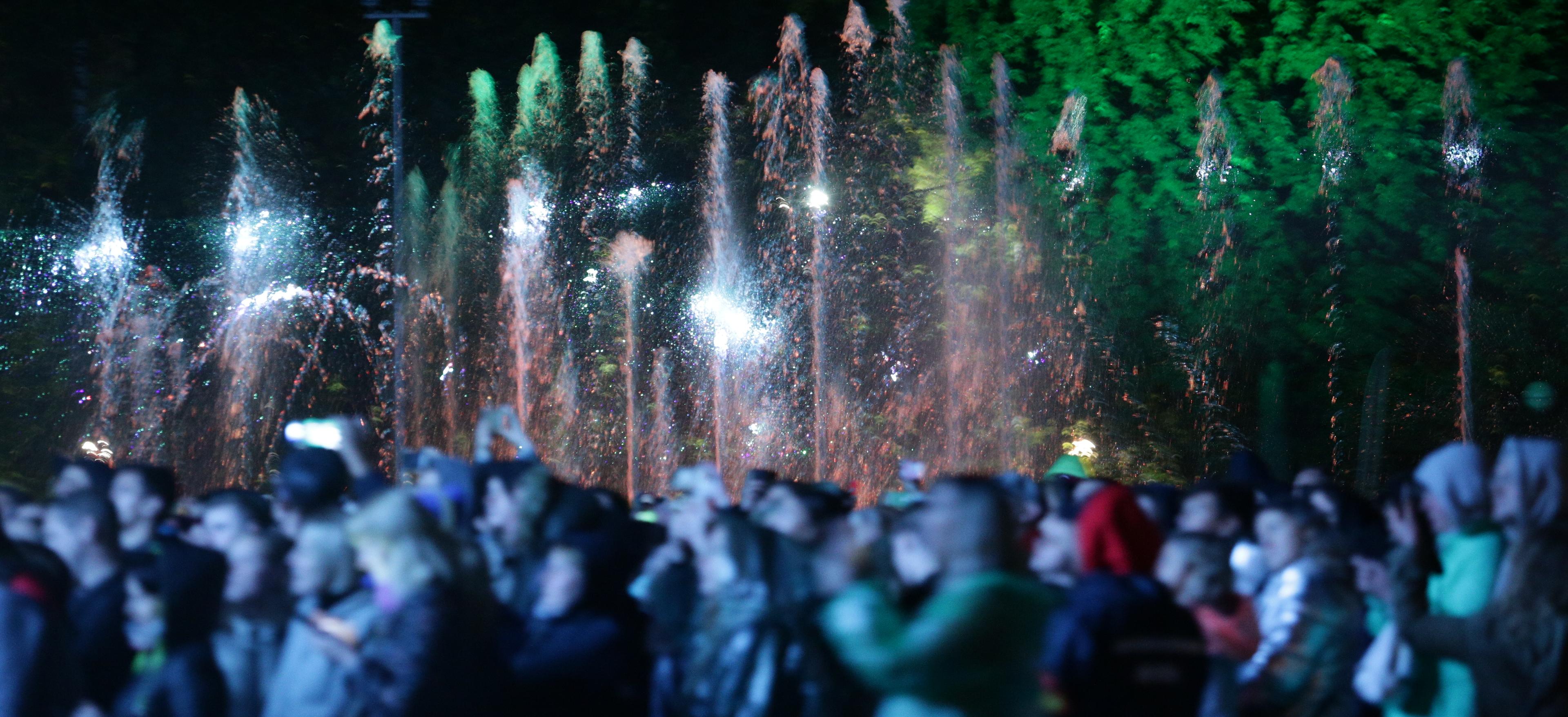 Музыку для фонтана в Центральном парке к 9 Мая выбирают новосибирцы