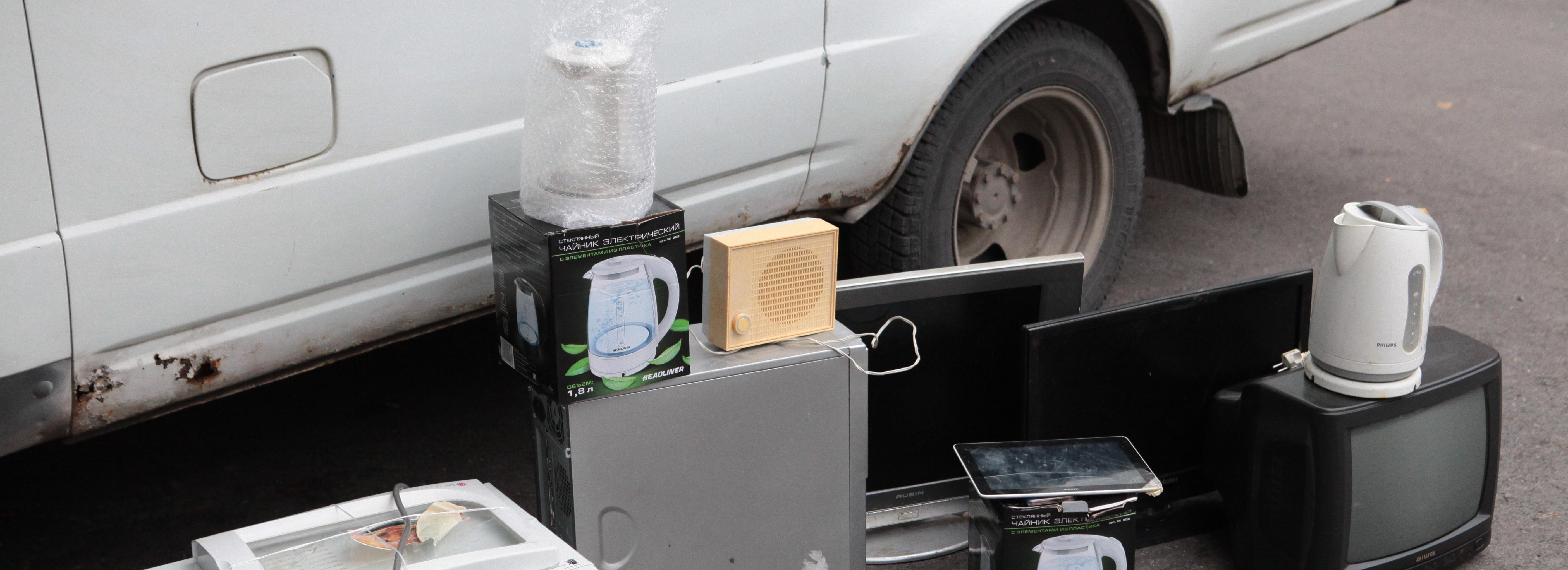 Старые газеты, утюги и чайники новосибирцы могут сдать в экомобиль