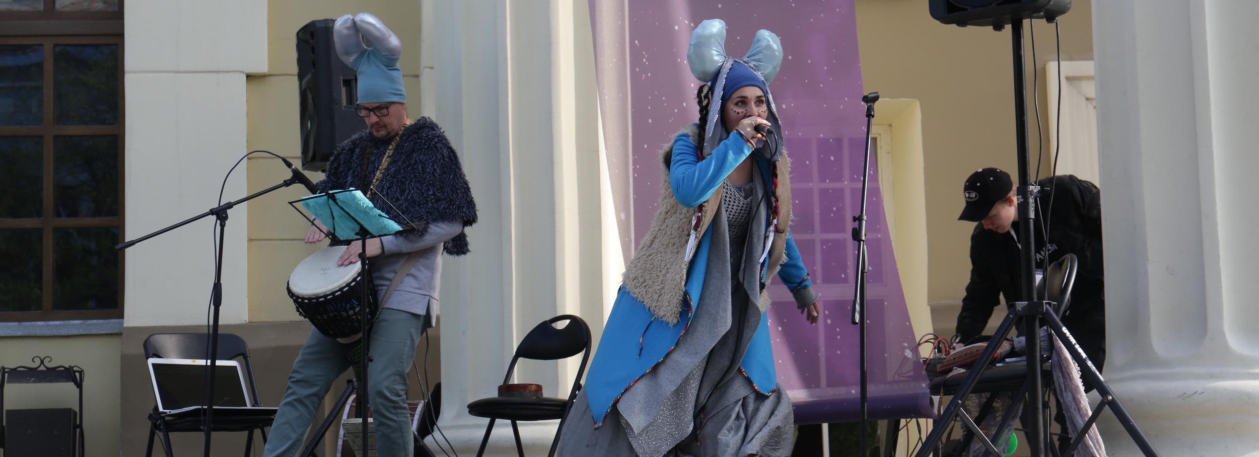 «Ново-Сибирский транзит»: люди в скафандрах заняли «Красный факел»