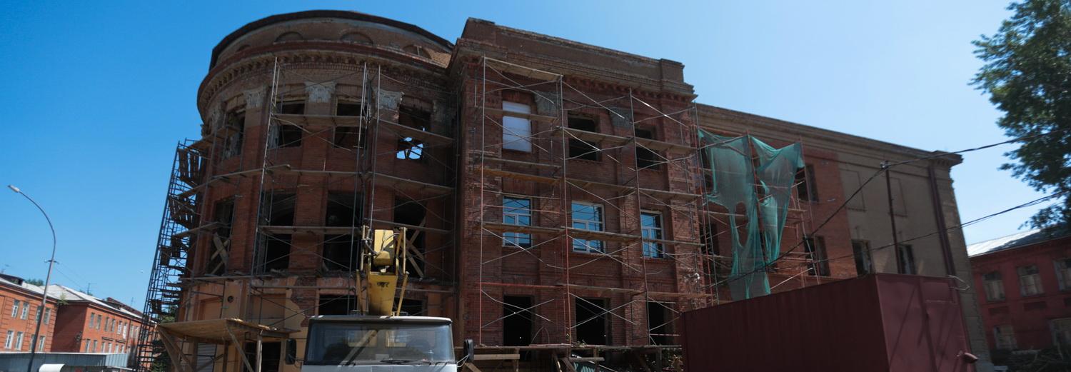 Власти решили реанимировать старинный военный городок на Тополёвой