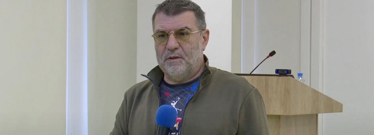 Евгений Гришковец рассказал студентам НГАУ о кризисах и рок-н-ролле