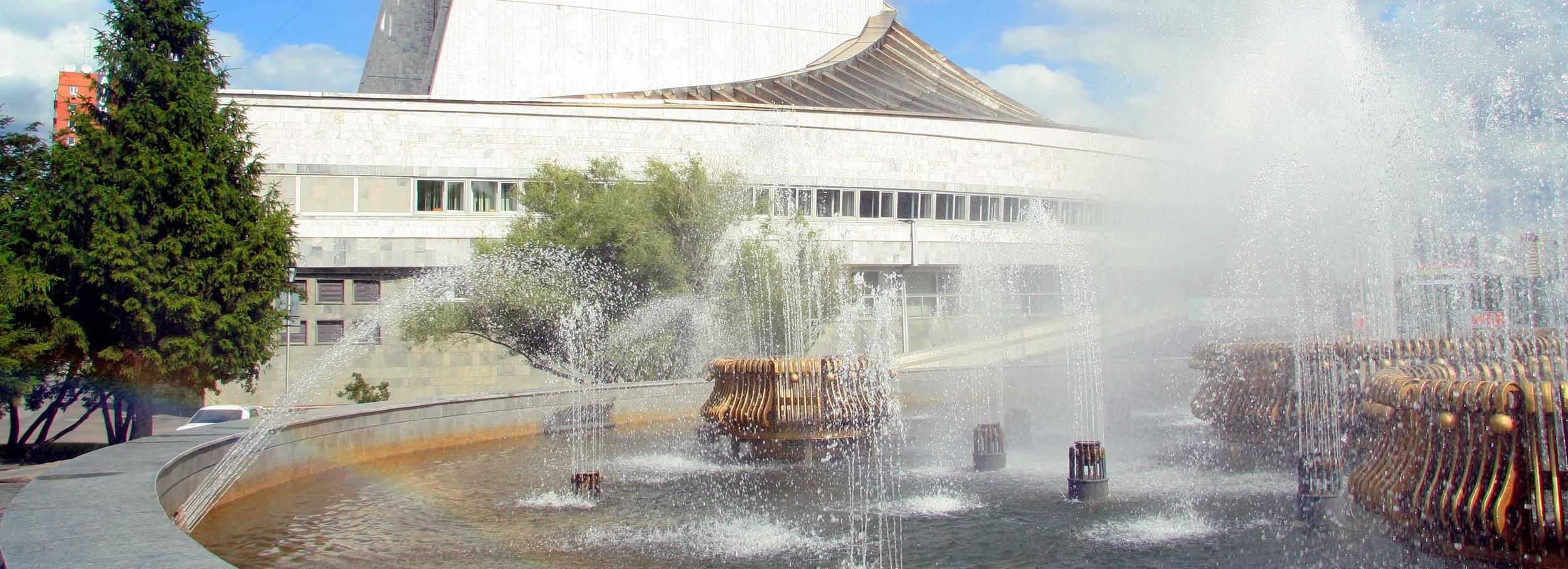 Пой, танцуй, вдохновляй: летний «АРТ-Бум» устроят возле театра «Глобус»