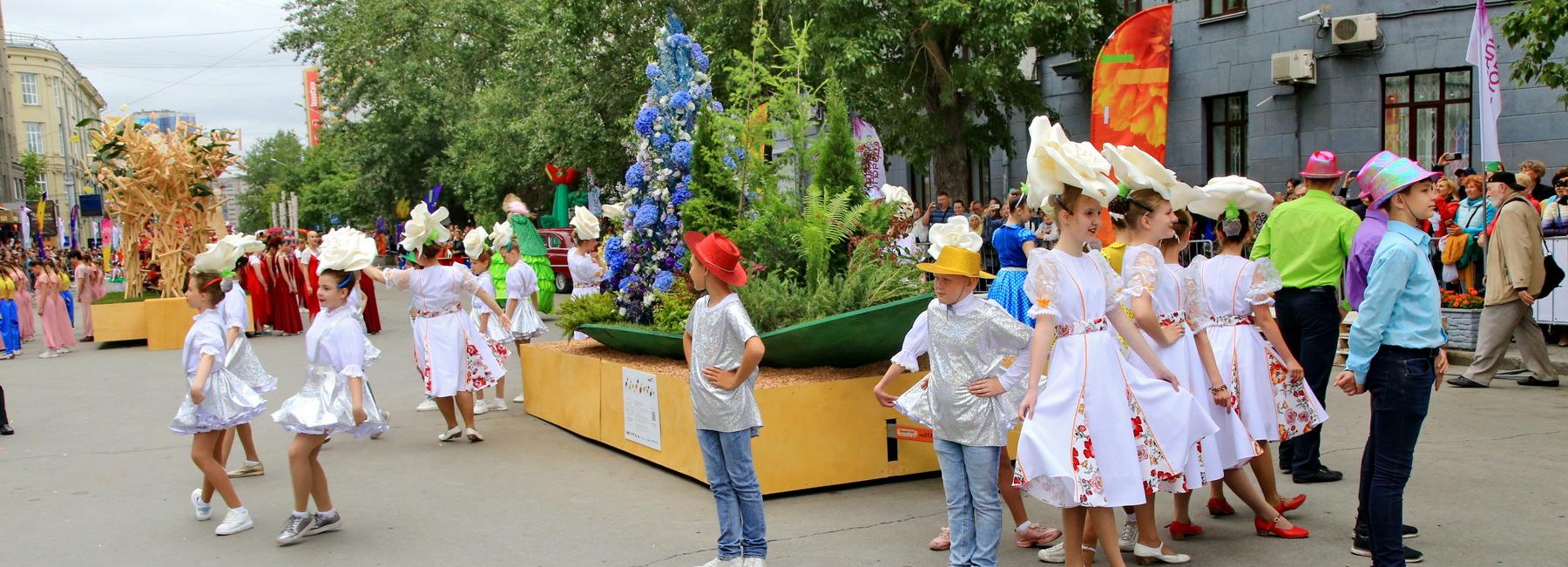 На пешеходной улице Ленина появится цветочный тоннель ко Дню города