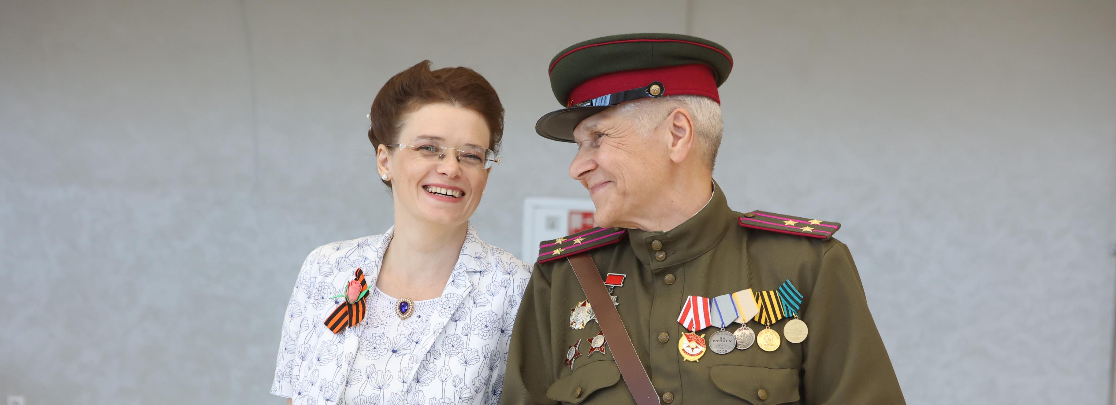 400 участников в ретрокостюмах собрал грандиозный «Бал Победы»