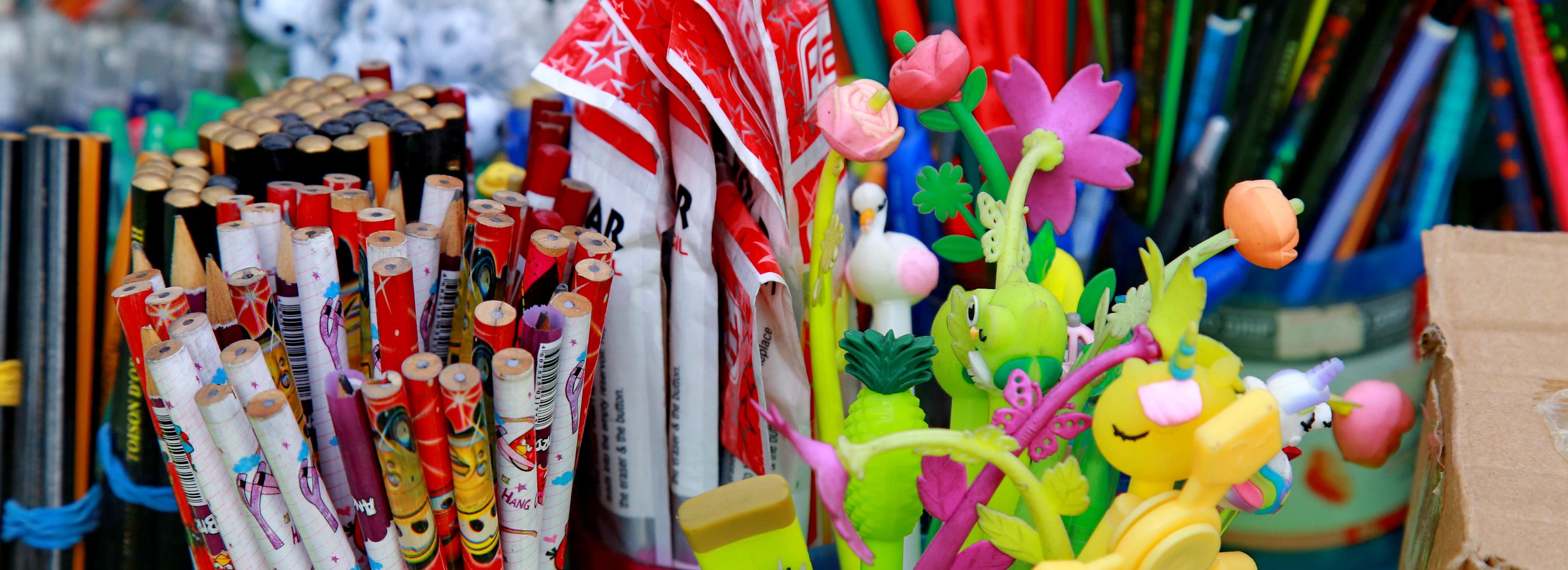 Школьная ярмарка заработала 15 августа на Юго-Западном жилмассиве