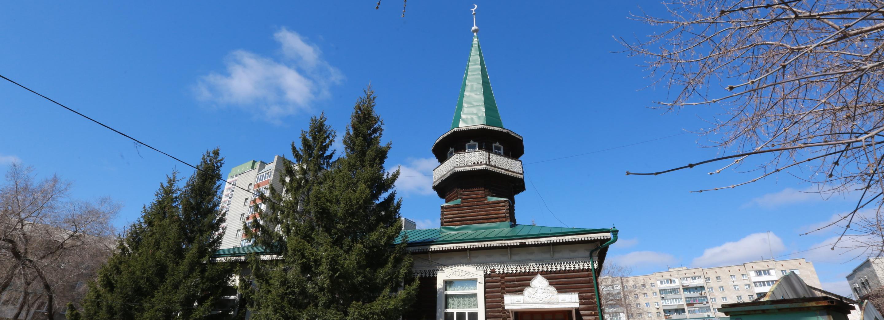 Историческая мечеть «Ихлас» в Новосибирске: фоторепортаж