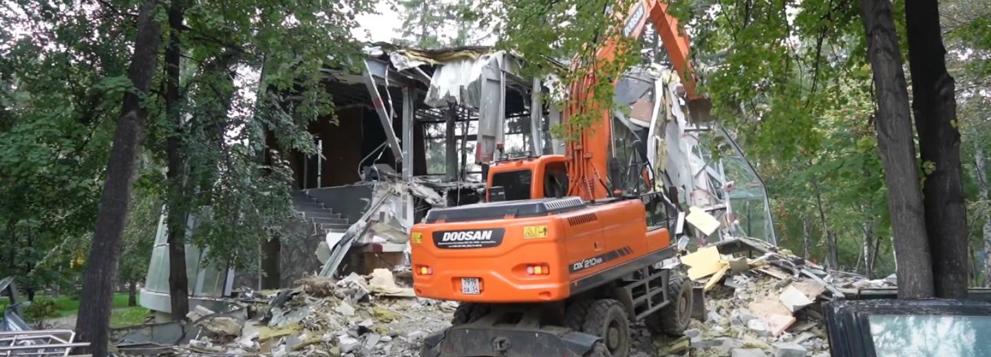 Здание Sabai Bar’а сносят в Первомайском сквере