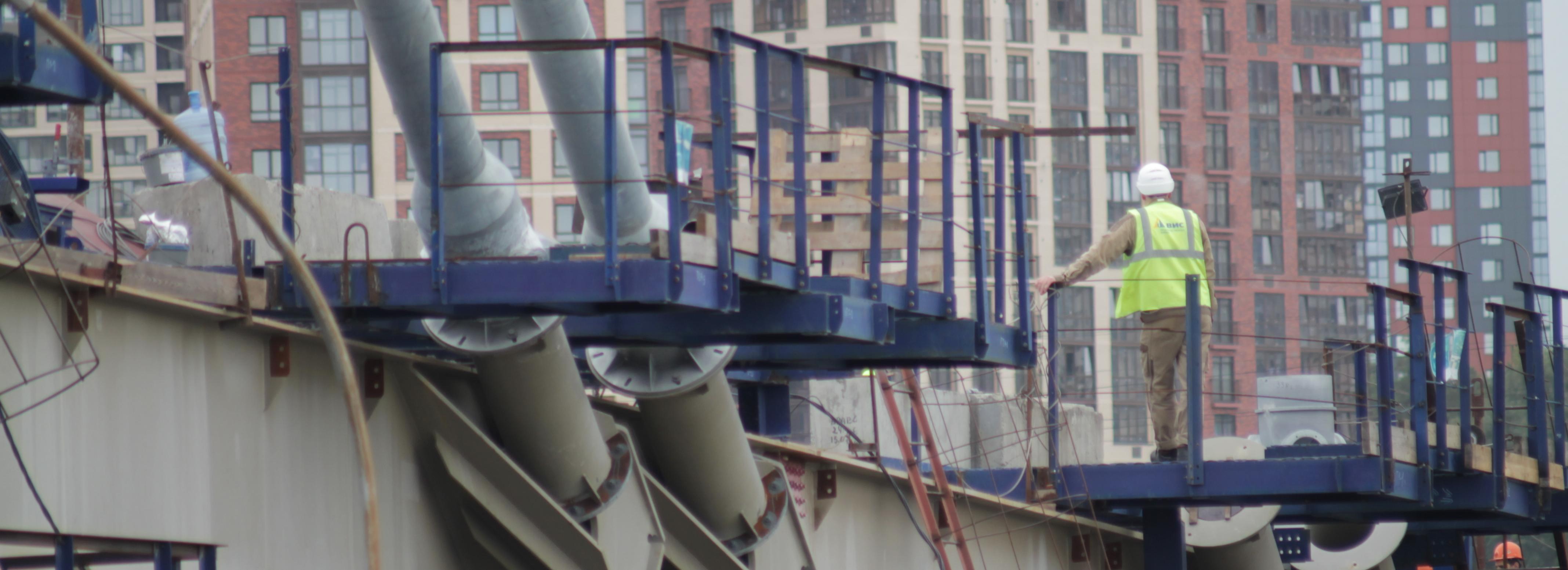 Временный стройгородок демонтируют у парка «Городское начало»