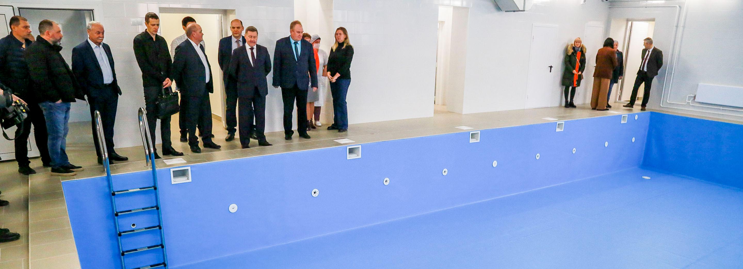 Бассейн в школе на Выборной отремонтировали после 10-летнего простоя