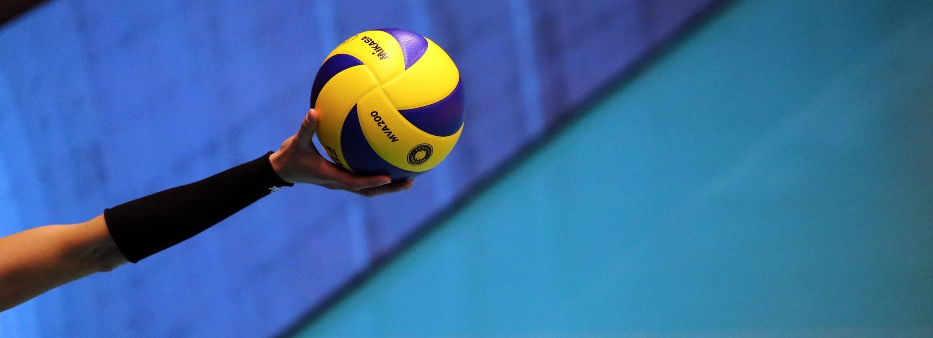 Сильнейшие волейбольные школы Сибири сыграли в Новосибирске без зрителей